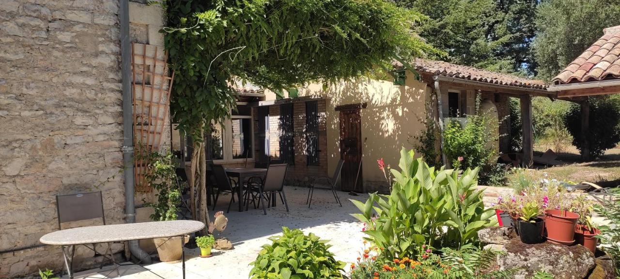 Domaine Les Garrigues Acomodação com café da manhã Puygaillard-de-Quercy Exterior foto