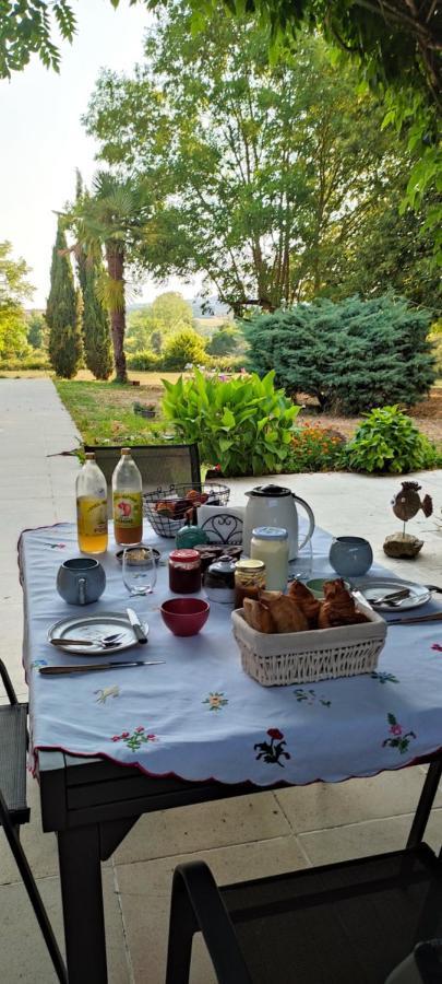 Domaine Les Garrigues Acomodação com café da manhã Puygaillard-de-Quercy Exterior foto